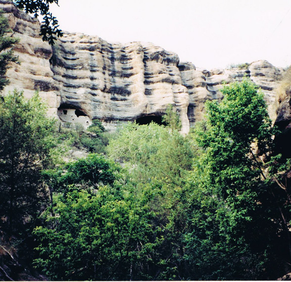 Distant cliff village in Canyon de Chelly